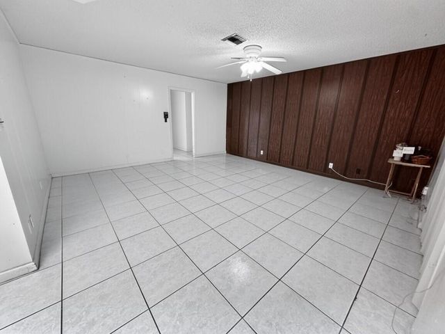 1820 17th Court N, Lake Worth Beach, FL 33460