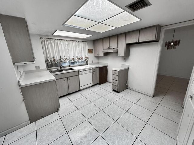 1820 17th Court N, Lake Worth Beach, FL 33460