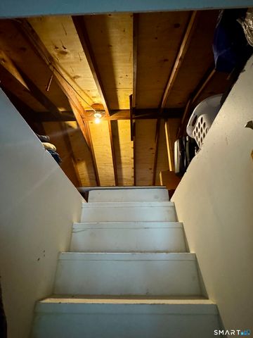 13 Karen Road, Danbury, CT 06811