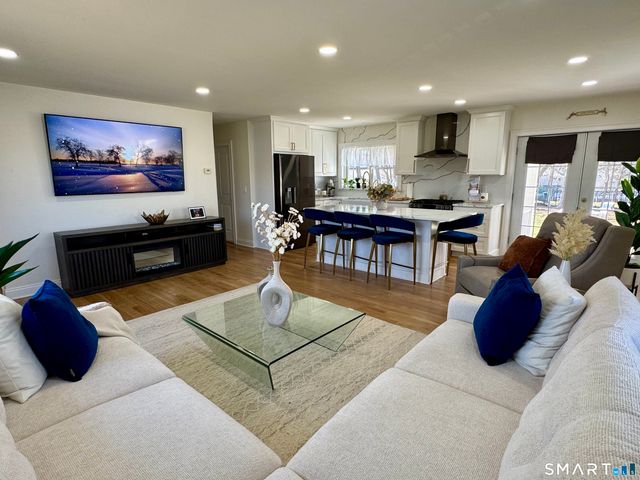 13 Karen Road, Danbury, CT 06811