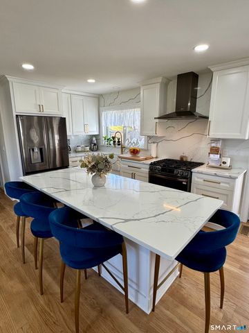 13 Karen Road, Danbury, CT 06811