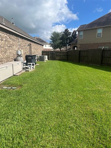 12403 Emerald Lane, Mont Belvieu, TX 77535