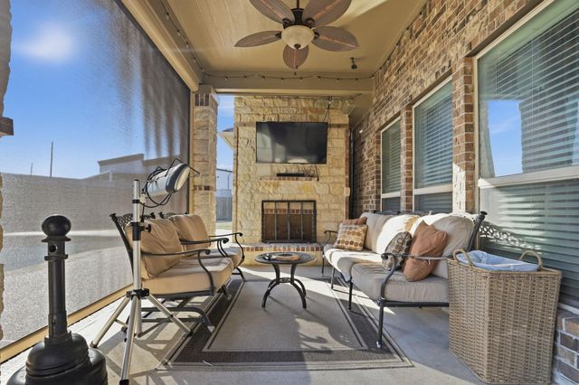 12403 Emerald Lane, Mont Belvieu, TX 77535