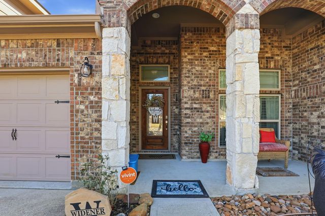 12403 Emerald Lane, Mont Belvieu, TX 77535
