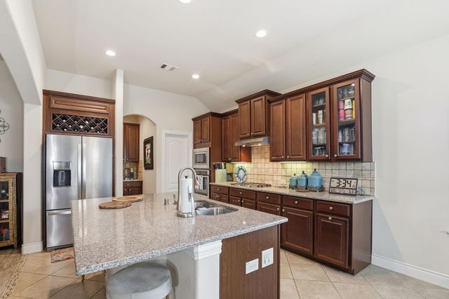 12403 Emerald Lane, Mont Belvieu, TX 77535