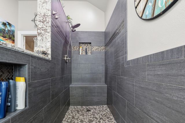 12403 Emerald Lane, Mont Belvieu, TX 77535