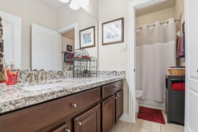 12403 Emerald Lane, Mont Belvieu, TX 77535