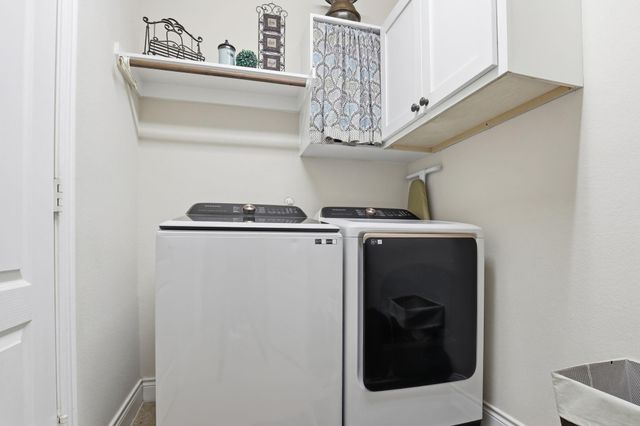 12403 Emerald Lane, Mont Belvieu, TX 77535