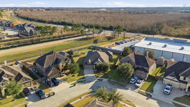 12403 Emerald Lane, Mont Belvieu, TX 77535