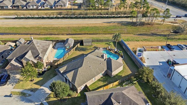 12403 Emerald Lane, Mont Belvieu, TX 77535