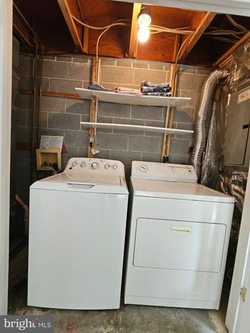 13918 LUDINGTON PL, Centreville, VA 20121