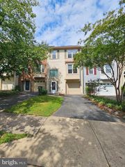 13918 LUDINGTON PL, Centreville, VA 20121