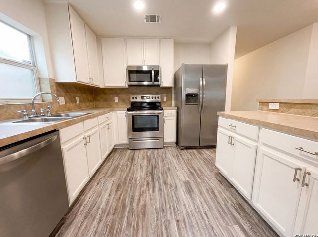 9526 Ascending, Converse, TX 78109