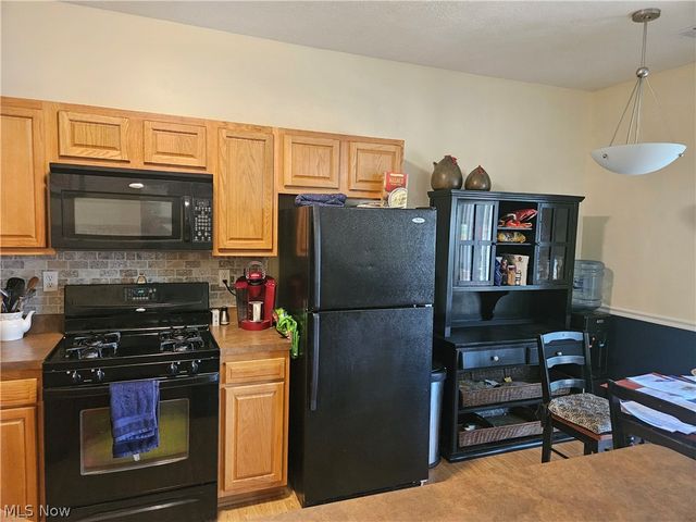 718 Aqua Marine Boulevard, Avon Lake, OH 44012