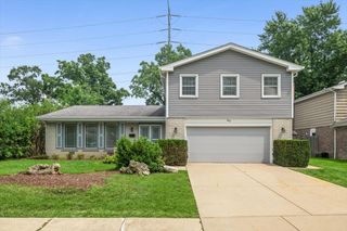 815 Barberry Road, Highland Park, IL 60035