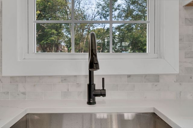 2516 Allenwood Dr, Nashville, TN 37207