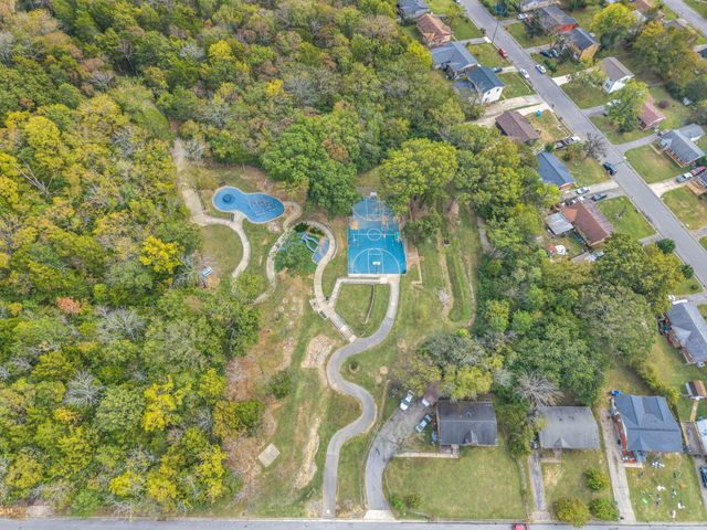 2516 Allenwood Dr, Nashville, TN 37207