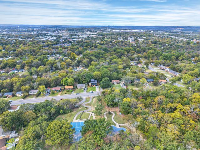 2516 Allenwood Dr, Nashville, TN 37207