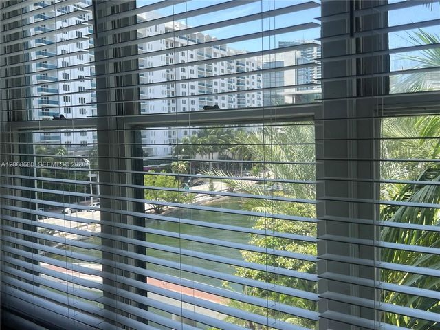 2421 Lake Pancoast Drive 4D, Miami Beach, FL 33140