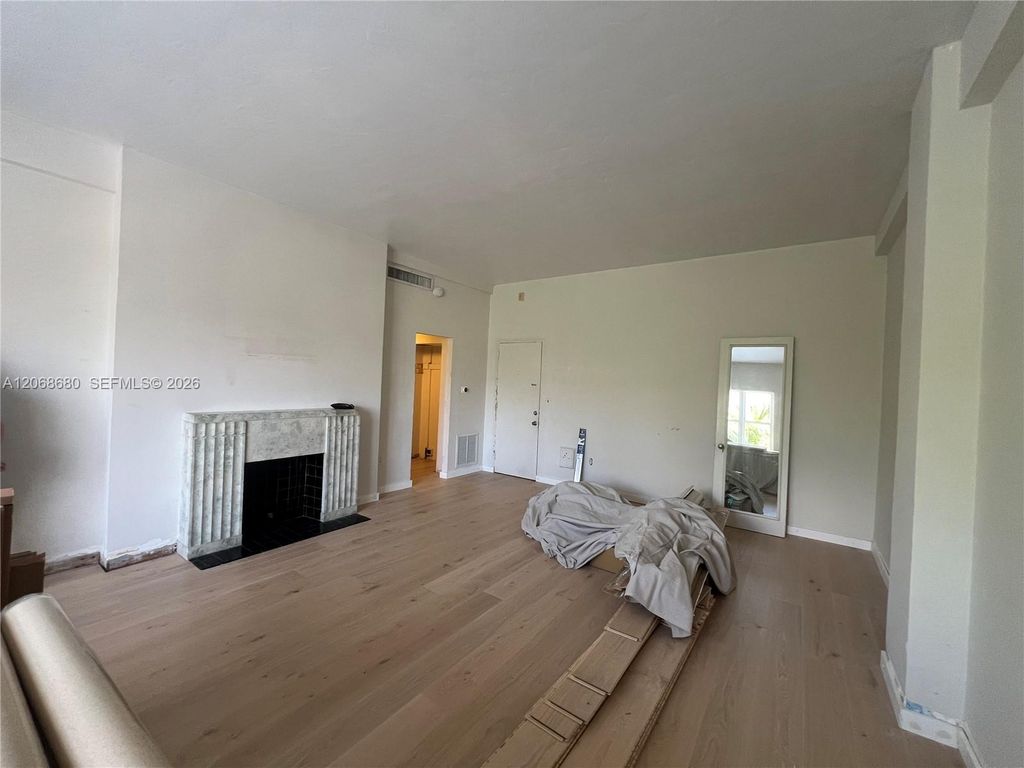 2421 Lake Pancoast Drive 4D, Miami Beach, FL 33140