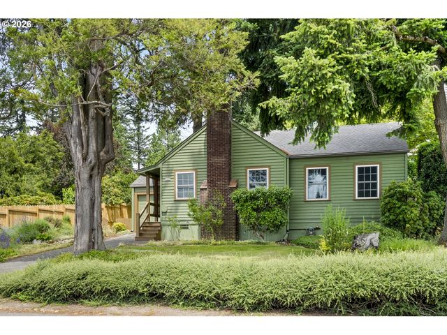 1827 Sw DEWITT St, Portland, OR 97239