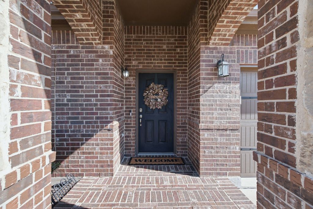 7101 Creighton Court, Fort Worth, TX 76120 — photo 4