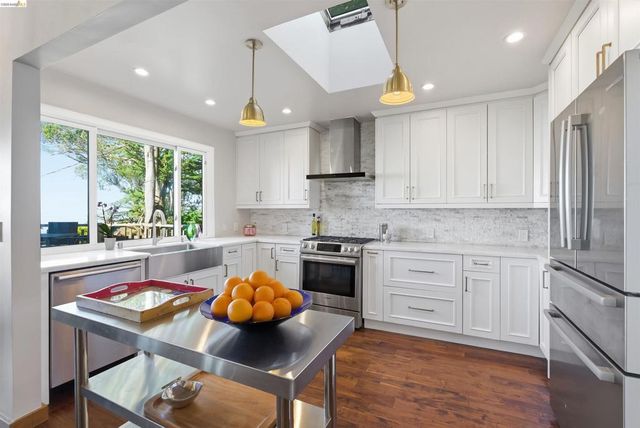 8440 8440 Terrace Dr, El Cerrito, CA 94530