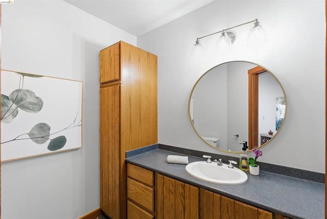 8440 8440 Terrace Dr, El Cerrito, CA 94530