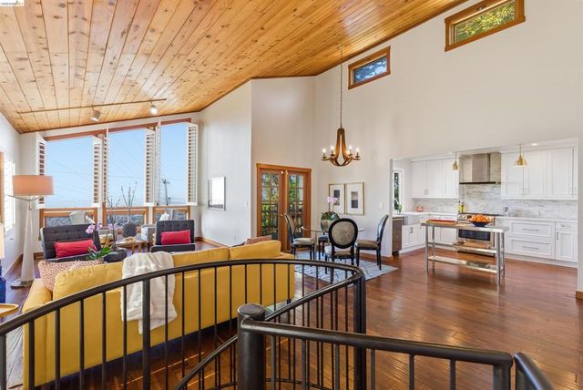 8440 8440 Terrace Dr, El Cerrito, CA 94530