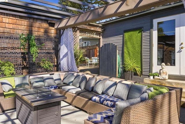 8440 8440 Terrace Dr, El Cerrito, CA 94530