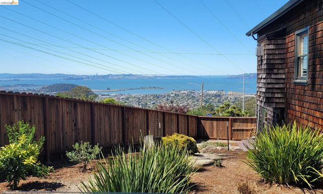 8440 8440 Terrace Dr, El Cerrito, CA 94530