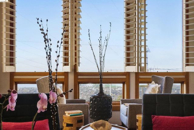 8440 8440 Terrace Dr, El Cerrito, CA 94530