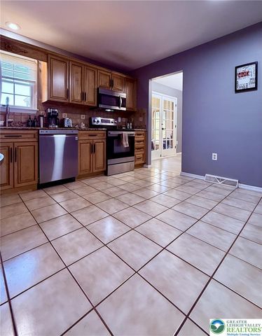 510 Greenview Drive, Northampton Boro, PA 18067
