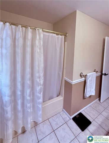 510 Greenview Drive, Northampton Boro, PA 18067