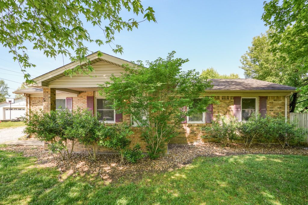 1106 Highway 48, S, Dickson, TN 37055