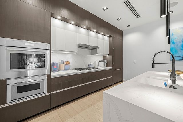 927 Witherspoon Lane, Delray Beach, FL 33483