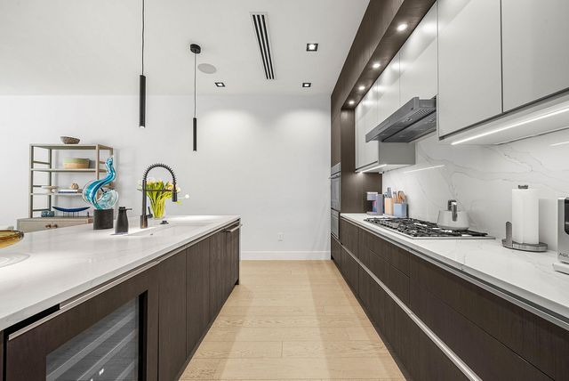 927 Witherspoon Lane, Delray Beach, FL 33483