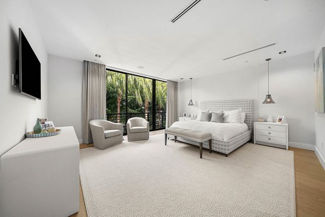 927 Witherspoon Lane, Delray Beach, FL 33483