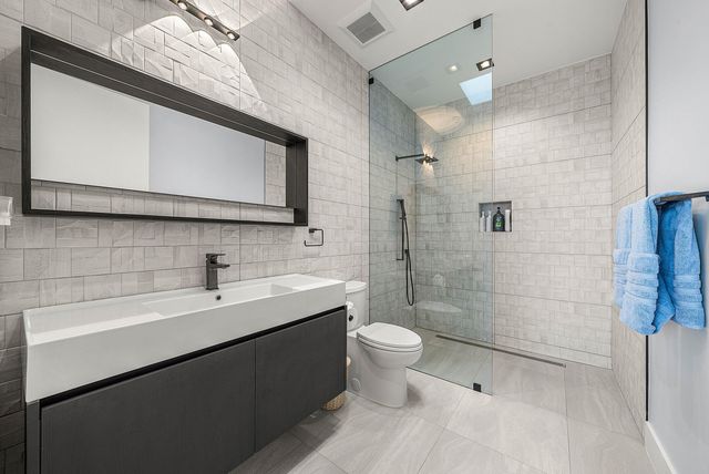 927 Witherspoon Lane, Delray Beach, FL 33483