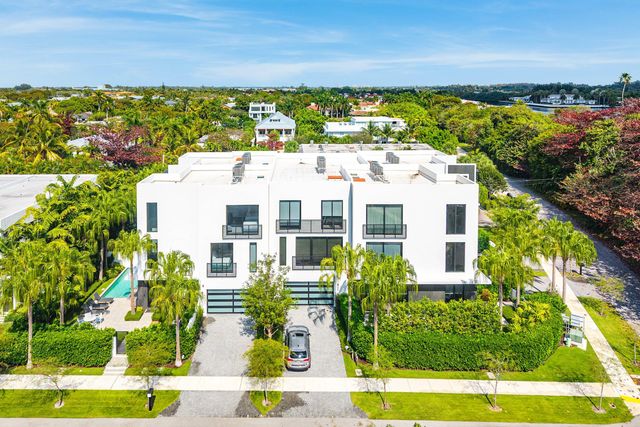 927 Witherspoon Lane, Delray Beach, FL 33483