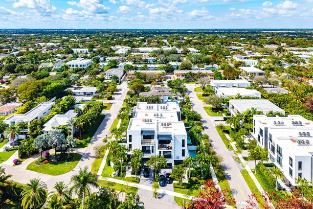 927 Witherspoon Lane, Delray Beach, FL 33483