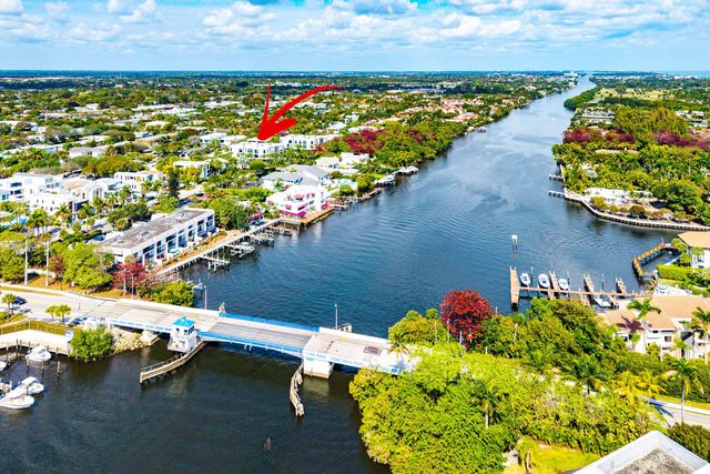 927 Witherspoon Lane, Delray Beach, FL 33483