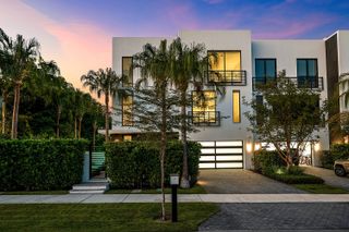 927 Witherspoon Lane, Delray Beach, FL 33483