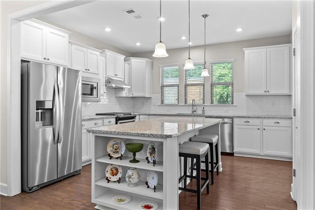 5627 Maple Bluff Way, Hoschton, GA 30548