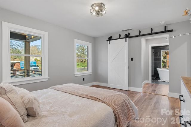 1206 9th Street NW, Hickory, NC 28601