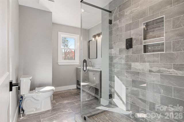 1206 9th Street NW, Hickory, NC 28601