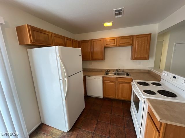 2206 East Desert Inn Road, Las Vegas, NV 89169