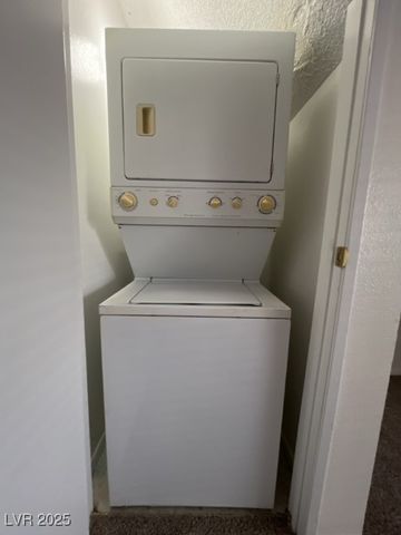 2206 East Desert Inn Road, Las Vegas, NV 89169