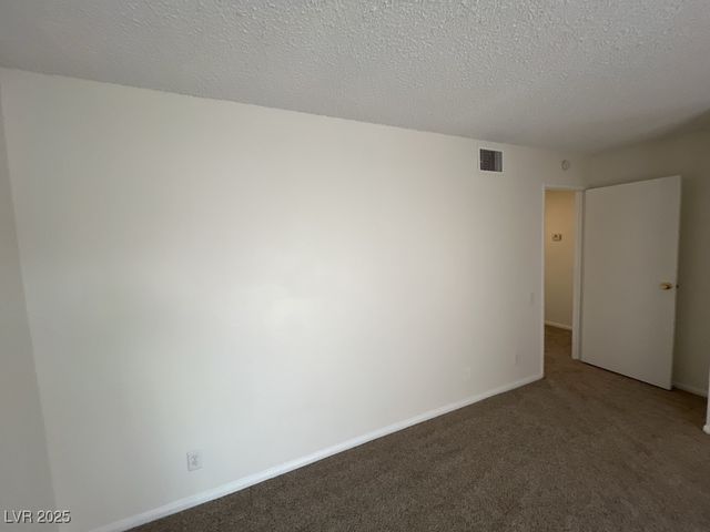 2206 East Desert Inn Road, Las Vegas, NV 89169