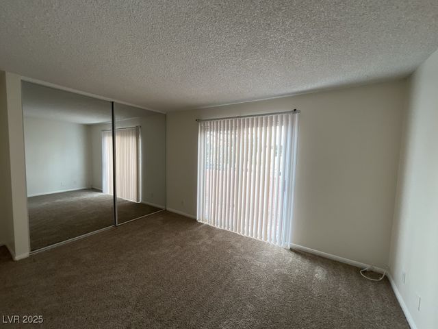 2206 East Desert Inn Road, Las Vegas, NV 89169